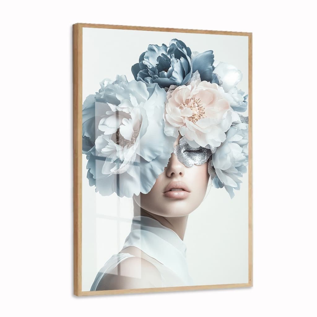 Quadro decorativo mulher com coroa de flores brancas e azuis, fundo branco, moldura marrom, vidro transparente.