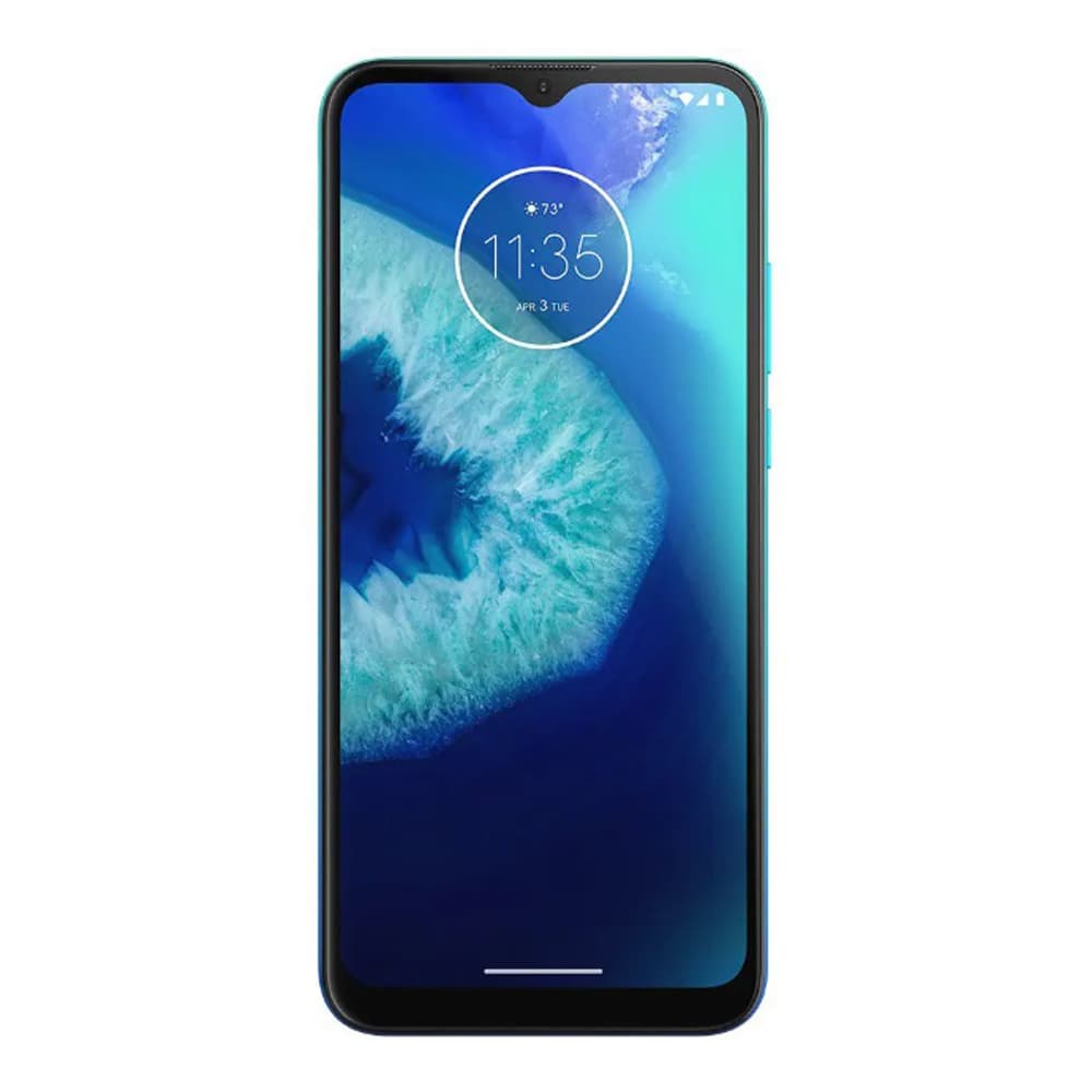 Imagem frontal do Moto G8 Power Lite XT2055-2 em cor Aqua, mostrando a tela e o relógio