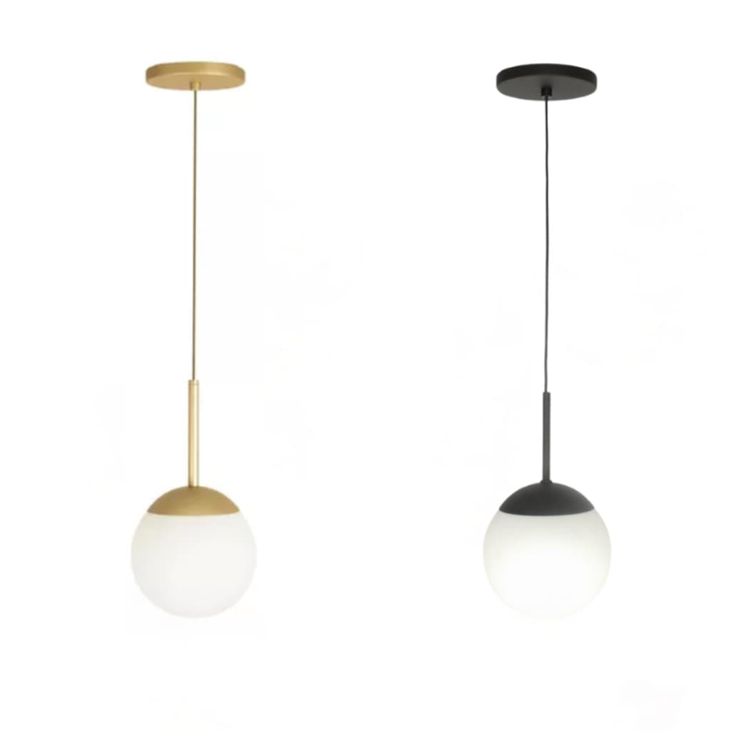 Duas luminárias pendentes esféricas, uma em ouro e outra em preto, com cúpulas brancas, penduradas contra fundo branco.