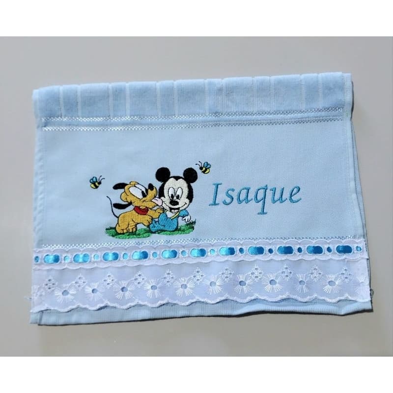 Toalha de boca bordada azul clara com personagens Disney Mickey e Pluto