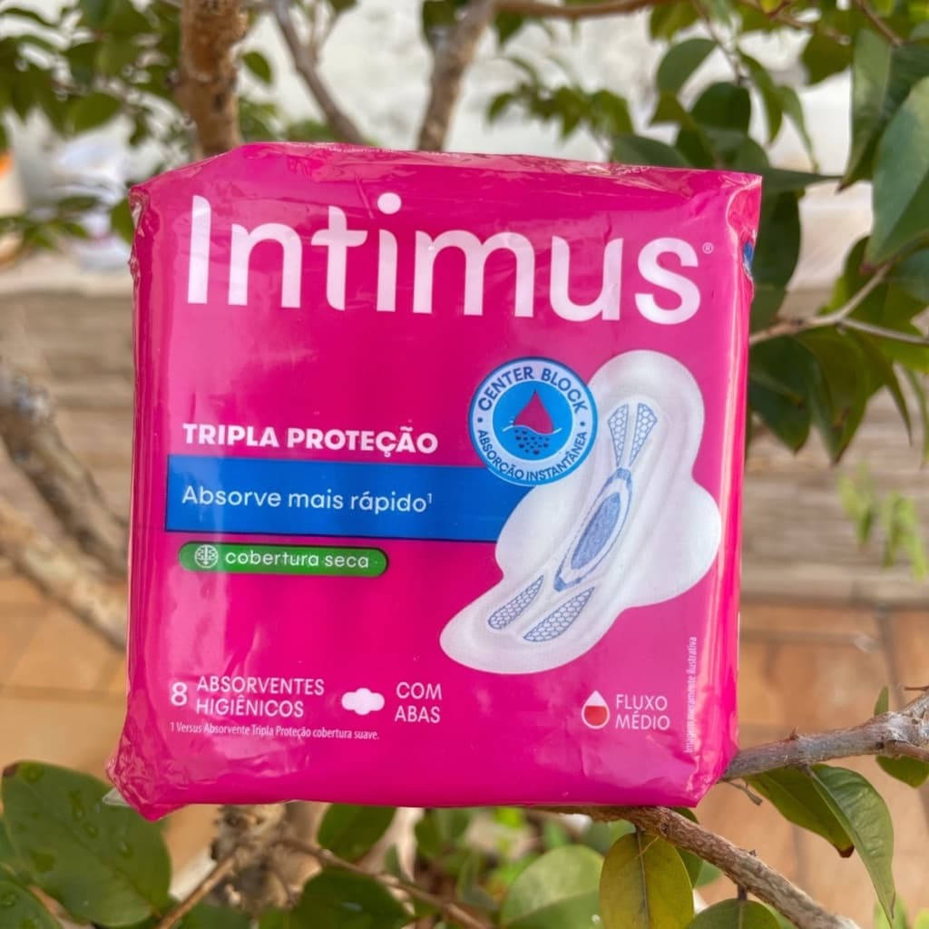 Absorvente Feminino Intimus Tripla Proteção Cobertura Seca C/Abas para Evitar Vazamentos C/8 Unid