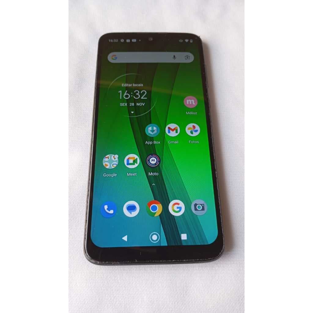 Imagem do celular Moto G7 64g 4gb de RAM com tela verde e ícones de aplicativos