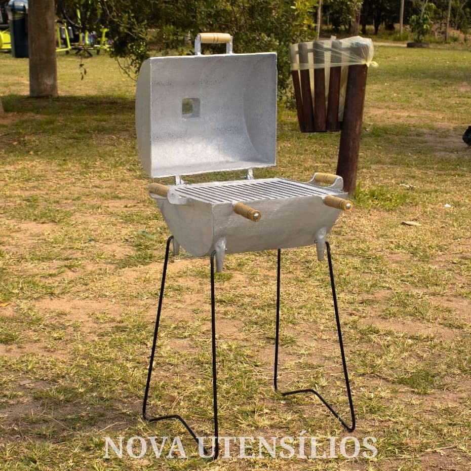 Churrasqueira Grande de Alumínio Batido/Fundido a bafo com pé