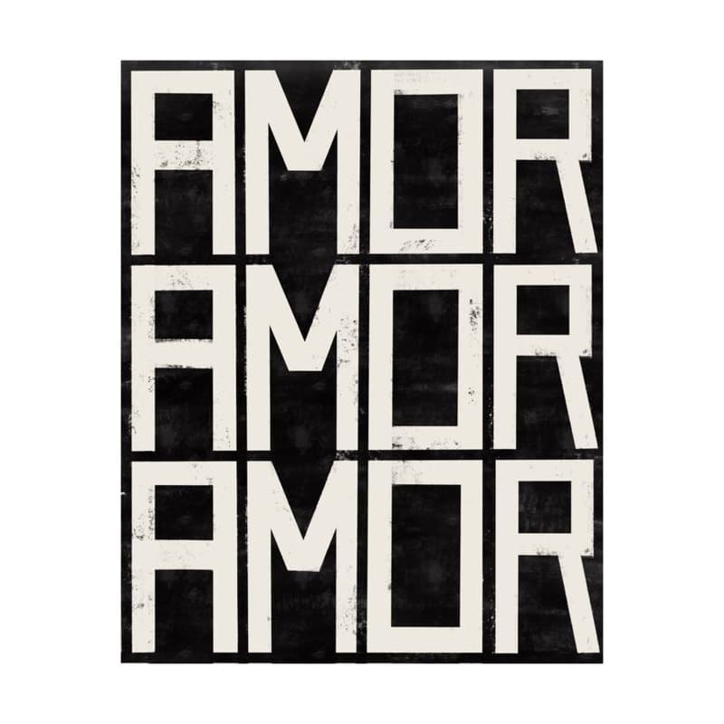 Quadro decorativo com frase 'Amor' em tipografia minimalista, preto e branco.