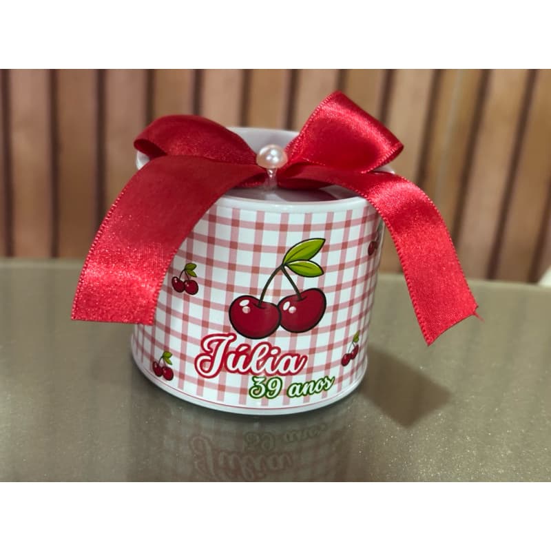 Tubolata personalizada com laço vermelho e nome Julia, lembrancinha de aniversário 39 anos