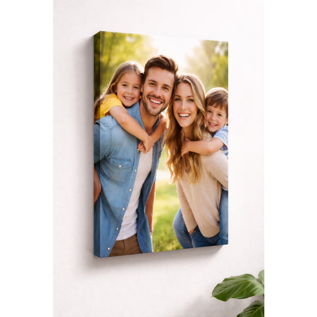 Quadro personalizado em canvas com família sorrindo em parque