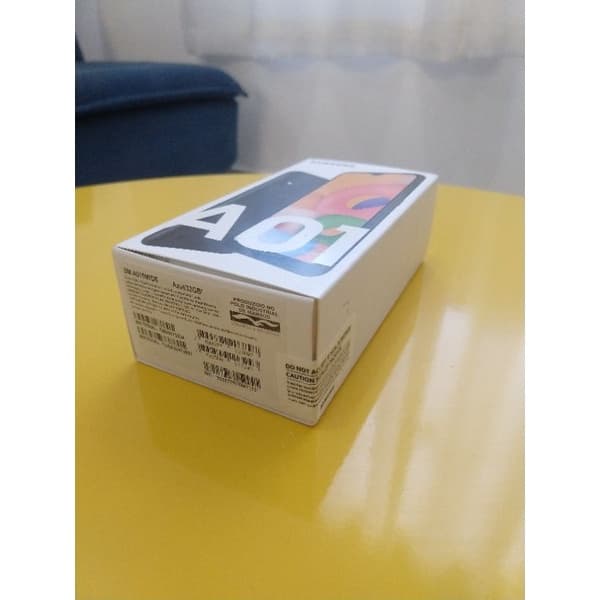 Samsung - A01 - 32GB - 2RAM - 5,7 - câmera dupla