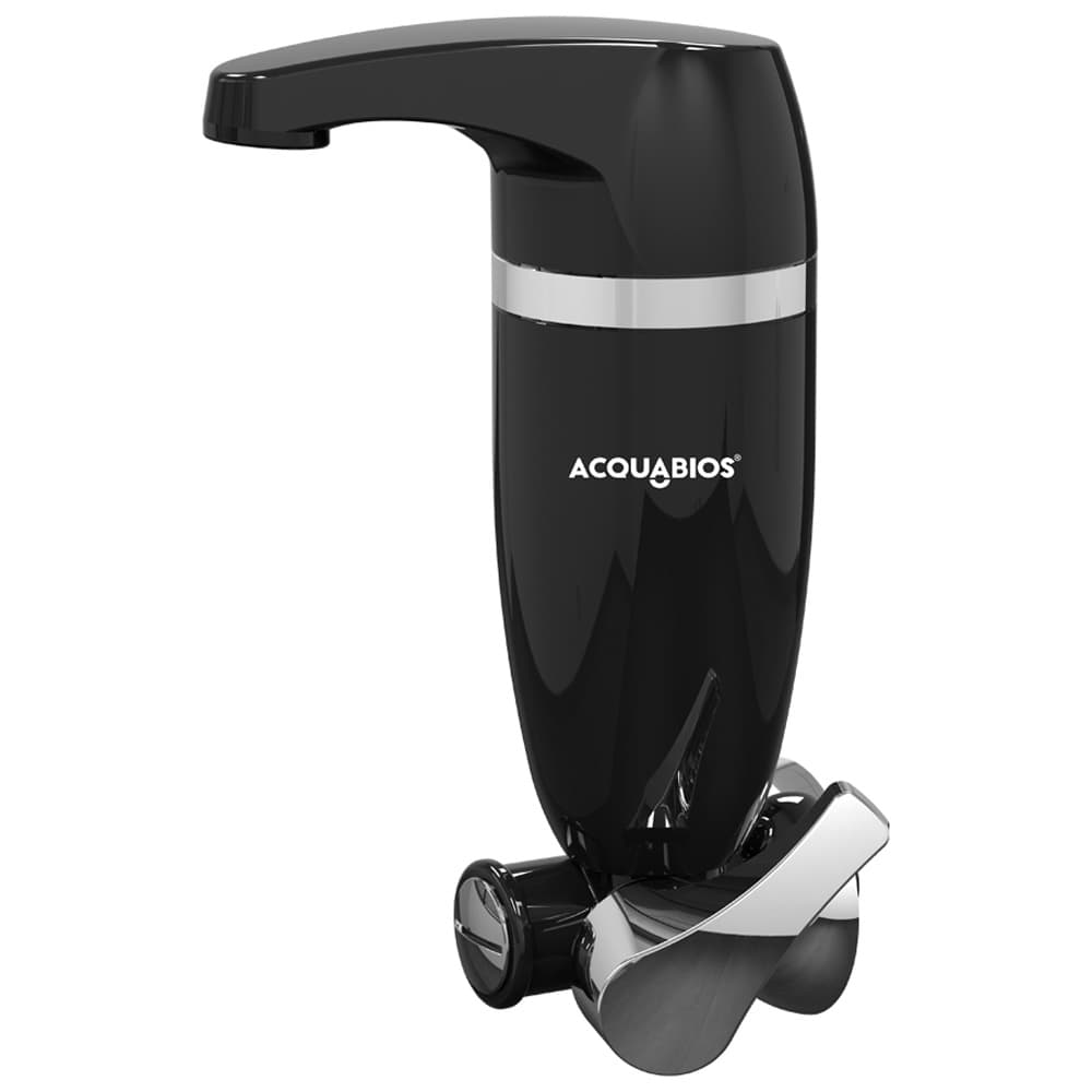 Filtro purificador de água Acquabios Premium Single, preto com detalhes em prata, contra fundo branco.