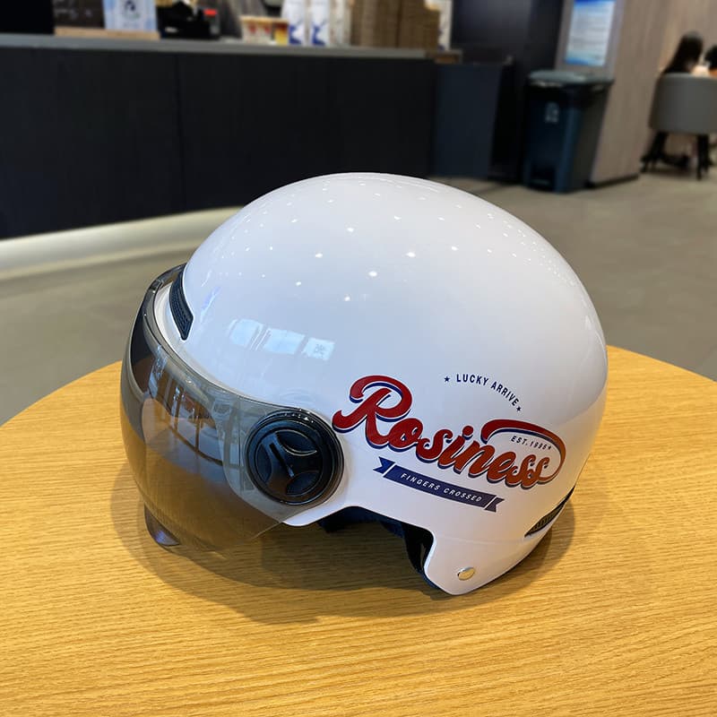 Capacete de veículo elétrico simples quatro estações verão Universal capacete da motocicleta casal masculino feminino me