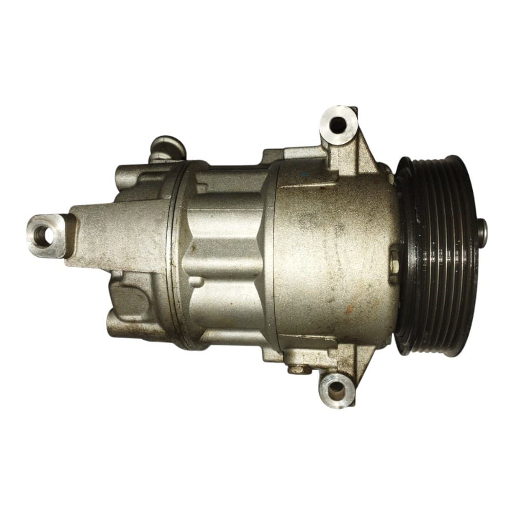 Compressor de Ar Condicionado para Diesel Toro Renegade 2016 a 2021, imagem frontal, cor prateada