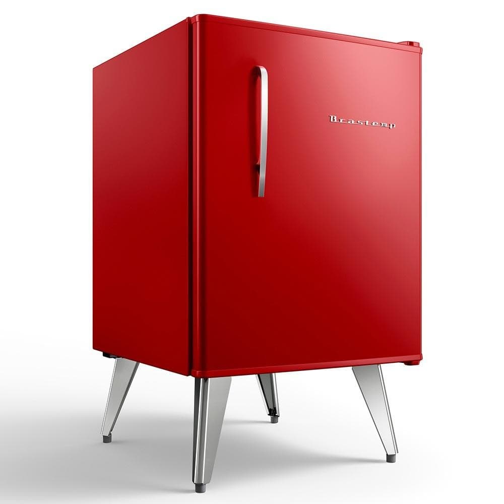 Frigobar Brastemp Retrô 76 Litros Classic Red - BRA08HV vermelho em pé com fundo branco