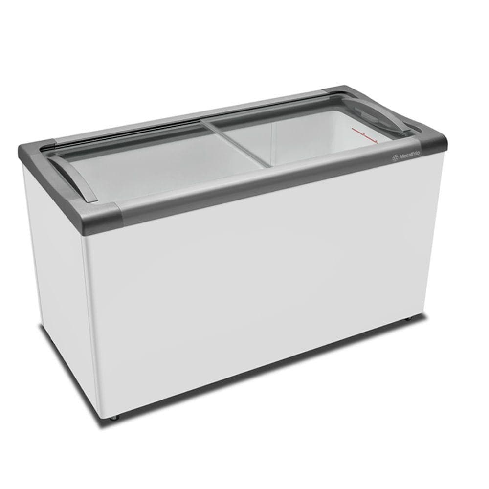 Freezer horizontal Metalfrio 399 litros, branco, com alças de metal, mostrado em ângulo frontal