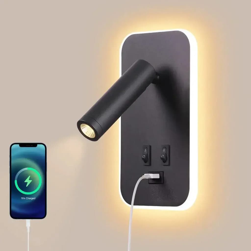 Luminária de parede preta com saída USB e luz de leitura, conectada a um smartphone.