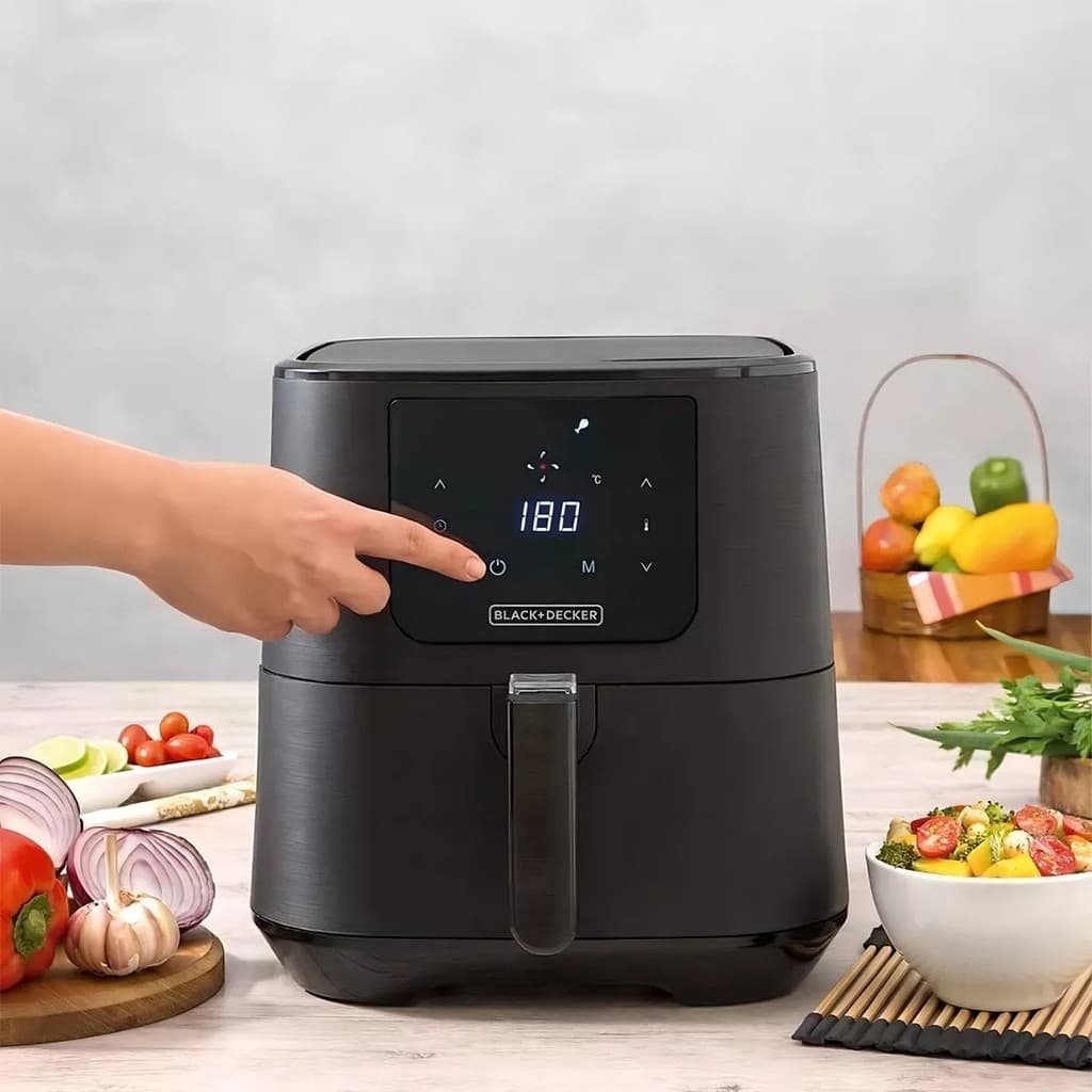 Fritadeira sem óleo Black+Decker 7 litros painel digital preto cozinha