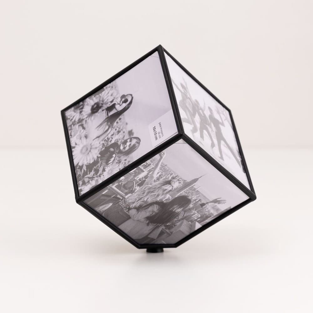 Porta-retrato giratório cubo com fotos em preto e branco - Imaginarium