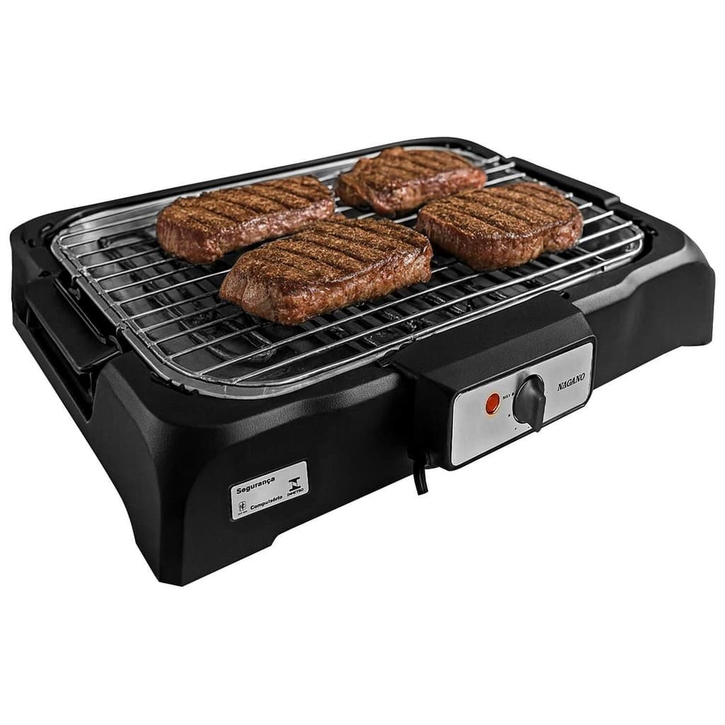 Churrasqueira Elétrica 1800W 8 Níveis Portátil de Mesa 110v com bifes sendo grelhados