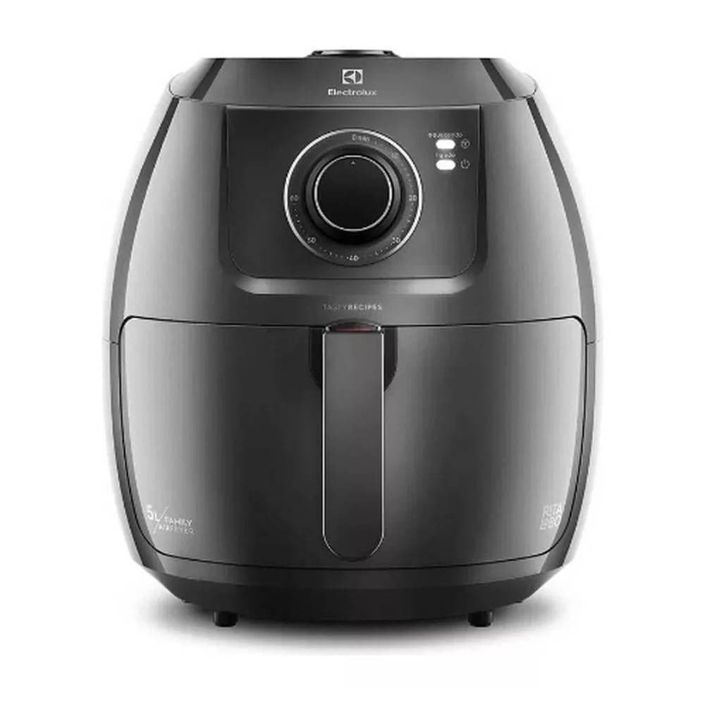 Fritadeira elétrica Electrolux Efficient 5L, cor preta, em fundo branco, com controles e botões visíveis.