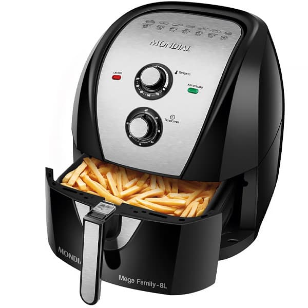 Fritadeira elétrica Mondial Mega Family AFN-80-Bi 8L preta e prata com batatas fritas