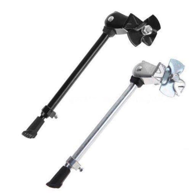 Suporte para bicicleta de montanha, suporte preto e prata, fundo branco, clipe de metal e alça de borracha.