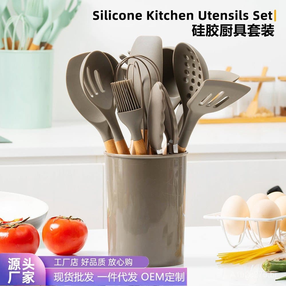 Conjunto de utensílios de cozinha de silicone com cabos de madeira