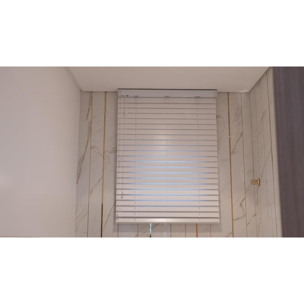Persiana Horizontal de Madeira 50mm - Branca ( Largura 115 x Altura 143cm )