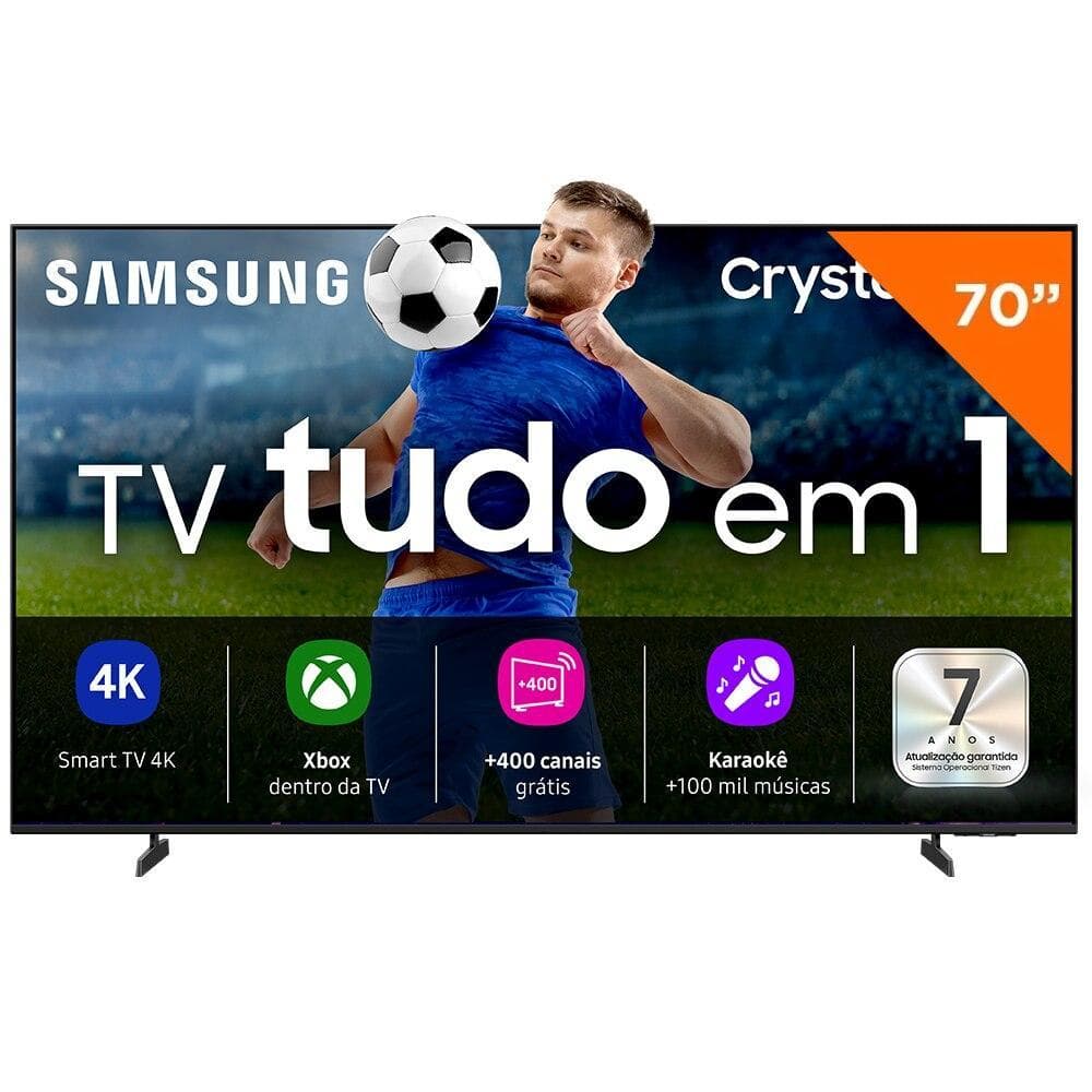 Smart TV 70 Polegadas Samsung Crystal UHD 4K - U8500F com jogador segurando bola