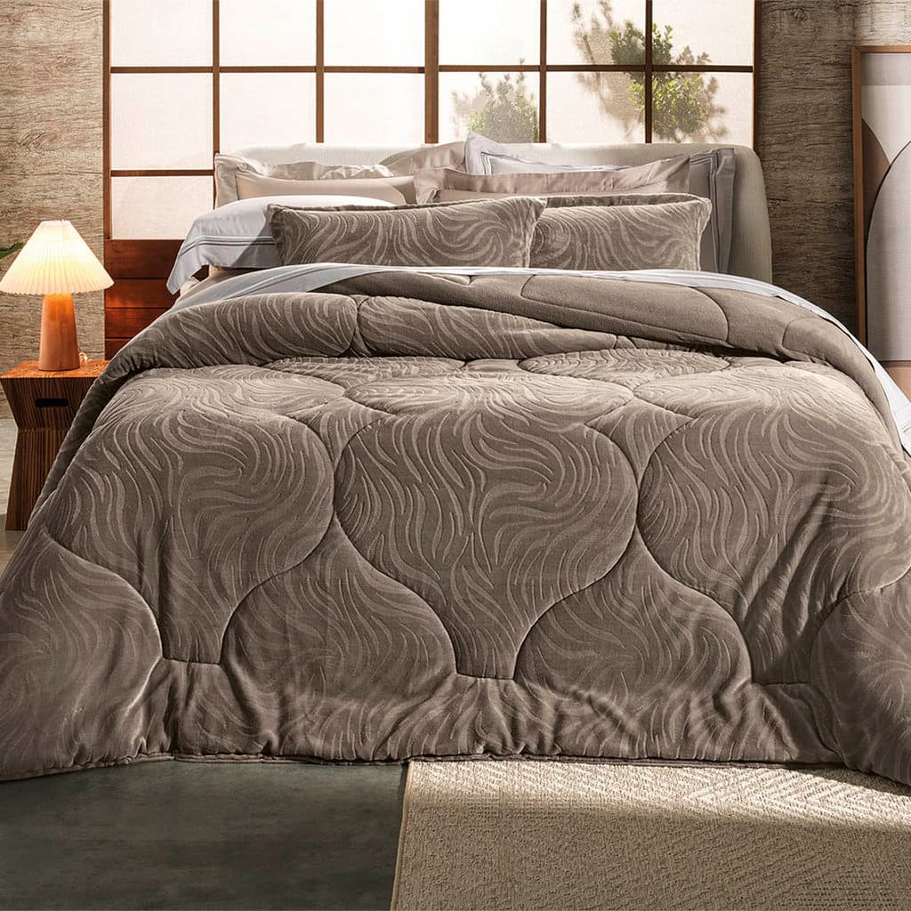 Edredom Super King Altenburg Blend Elegance Plush Premium Aira Fendi marrom com padrão ondulado