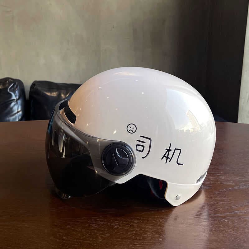 Criativo simples veículo elétrico capacete da motocicleta certificação 3C padrão nacional das mulheres dos homens quatro