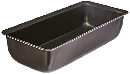 Forma para pão e bolo média em alumínio preto