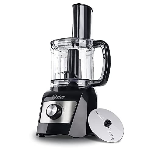 Processador Oster Compacto 3 em 1, 110V, Preto, 300W, OMPR670 em um fundo branco