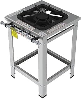 Fogão industrial com três bocas e forno em base metálica, cor prata