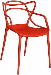 Cadeira vermelha com design ergonômico, assento curvo e braços em forma de X, em polipropileno.
