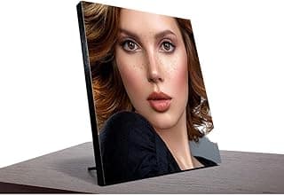 Porta-retrato MDF preto com foto de mulher, fundo branco