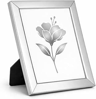 Porta retrato prateado 20x25 cm com flor em relevo, fundo branco, posição vertical