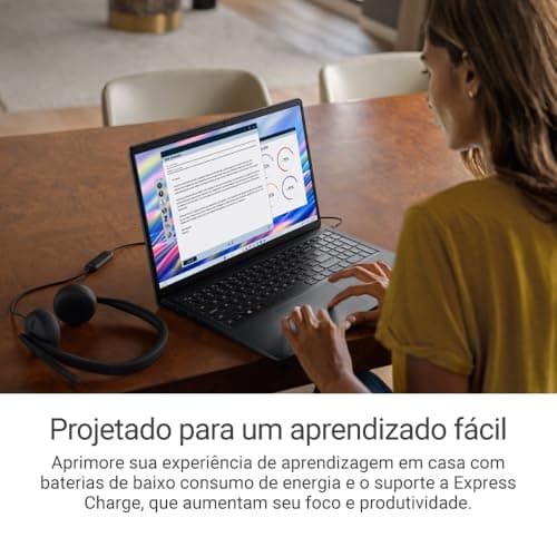 Mulher usando Notebook Dell 15 com fones de ouvido, teclado e mouse, preto.