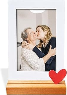 Porta retrato decorativo branco e marrom com foto de abraçagem de mulheres e coração vermelho