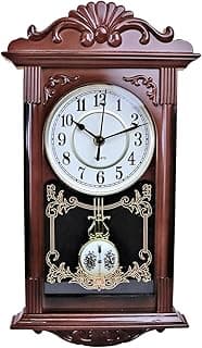 Relógio de parede vintage com pêndulo dourado, mostrador branco e design ornamentado em marrom.