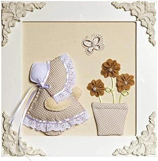 Quadro decorativo infantil com boneca camponesa e flores