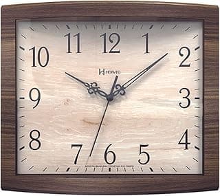 Relógio de parede madeira branco e marrom marcando 10:10