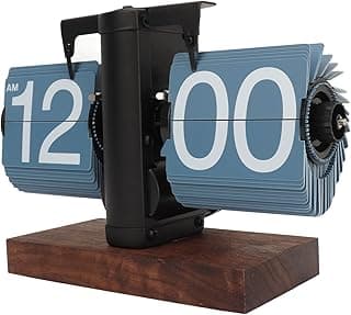 Relógio de mesa retrô azul com mostrador digital flip de 12 e 00 horas sobre base de madeira