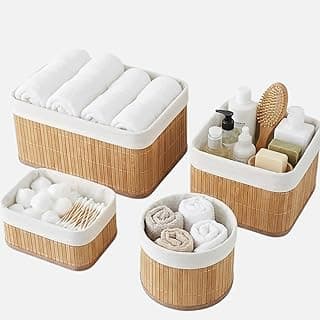 Kit 4 Cestos Organizadores Bambu com Toalhas e Produtos de Higiene