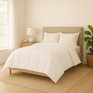 Edredom branco king-size matelado dupla face em quarto branco