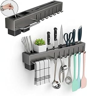 Suporte de utensílios de cozinha com 8 ganchos, sem furos, montado na parede com diversos utensílios pendurados