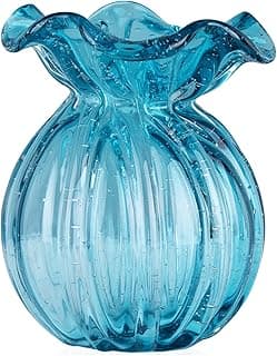 Vaso de vidro soprado azul claro, design ondulado, boca larga, ideal para decoração de salas e mesas.