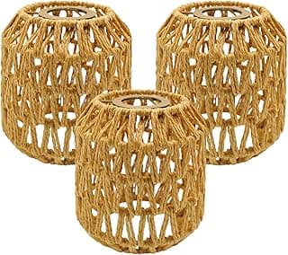 Três abajures Boho Rattan de vime natural tecidos à mão em fundo branco