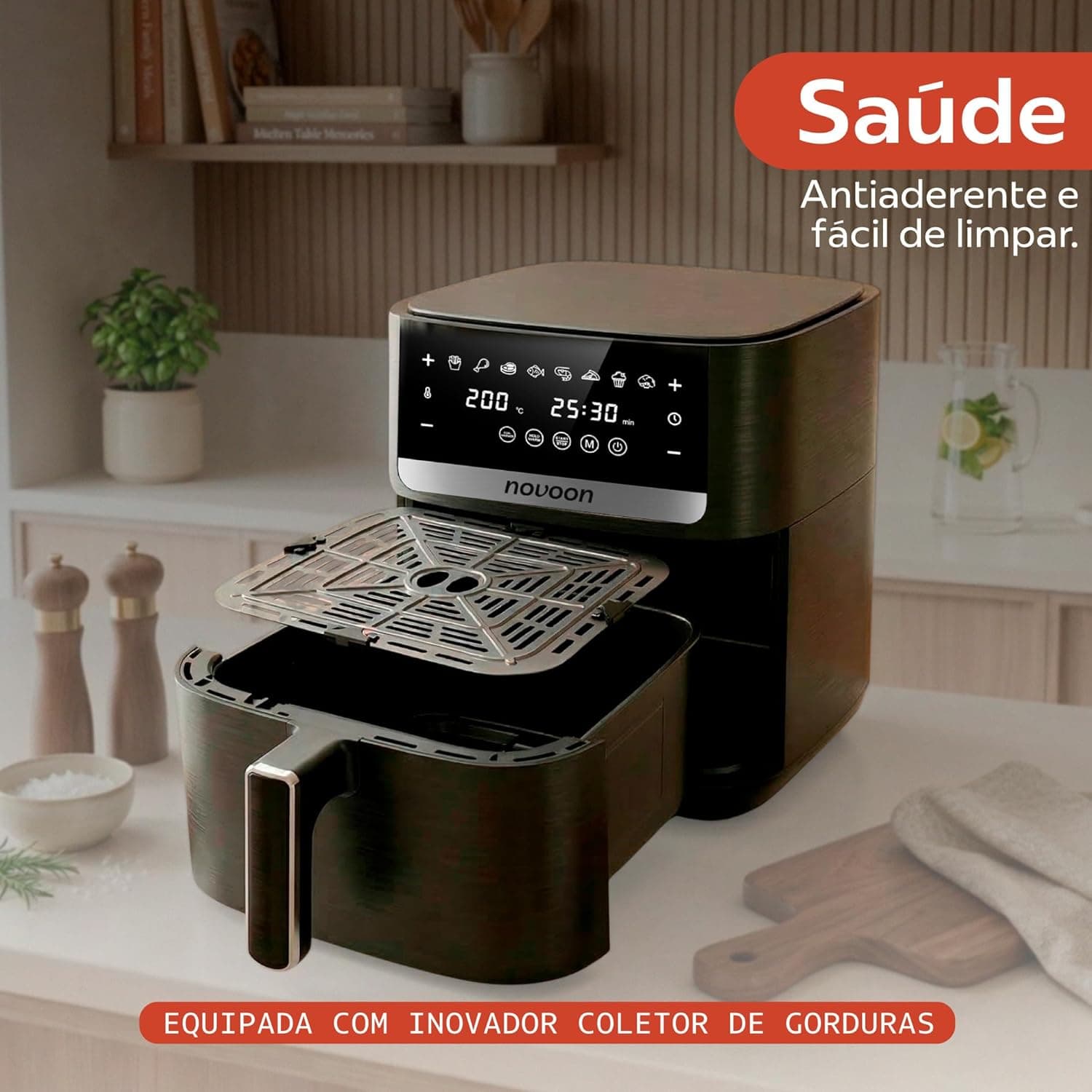 Air Fryer Novaon RA861D 8L preta antiaderente e fácil de limpar, com inovador coletor de gorduras.