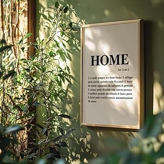 Quadro decorativo minimalista preto e branco com texto 'HOME' e significados, parede verde com plantas.