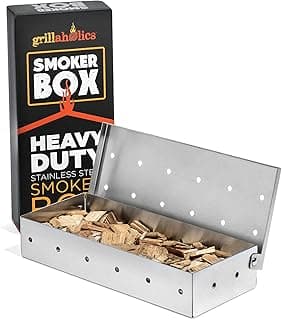 Caixa de defumador Grillaholics aberta com lascas de madeira dentro, aço inoxidável, para grelhar.