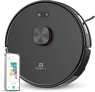 Robô aspirador de pó Panda Plus em preto com smartphone mostrando interface do aplicativo