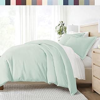 Edredom hipoalergênico de microfibra verde-claro em cama Twin/Twin-XL
